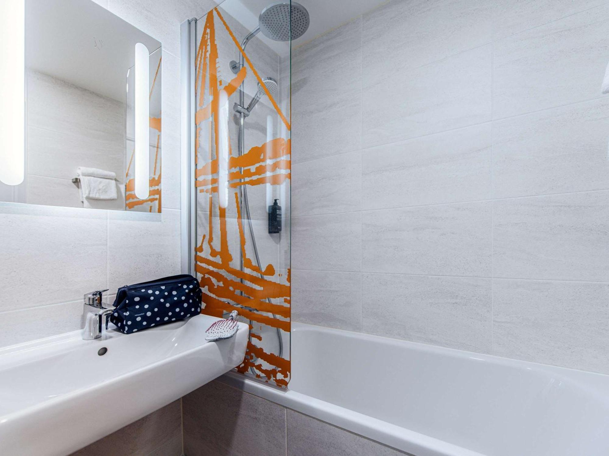 Ibis Styles Ancenis Centre Hotel ภายนอก รูปภาพ