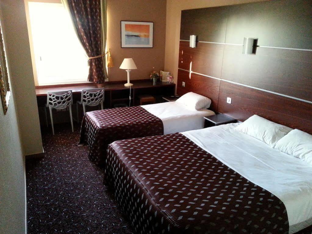 Ibis Styles Ancenis Centre Hotel ภายนอก รูปภาพ